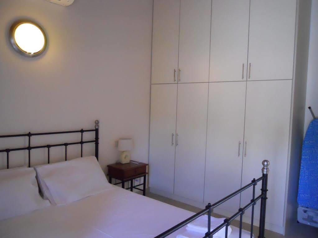 Villa Poulades กูเวีย ภายนอก รูปภาพ